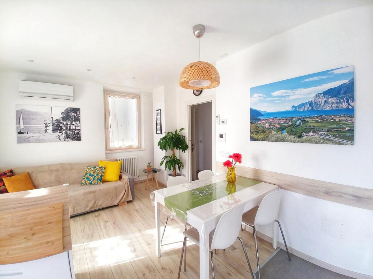 Antica Casa Alboletta Apartment Riva del Garda Bagian luar foto